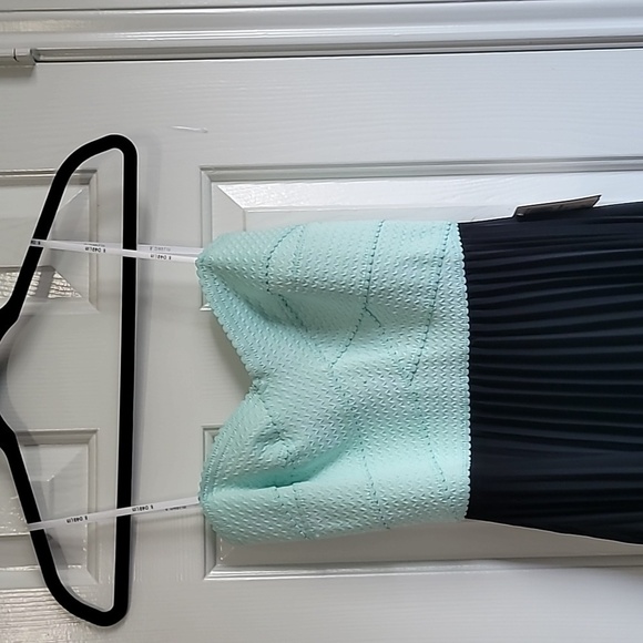 B. Darlin Women's Long Formal Sleeveless Dress Size 11/12 Black/Mint - Picture 5 of 10